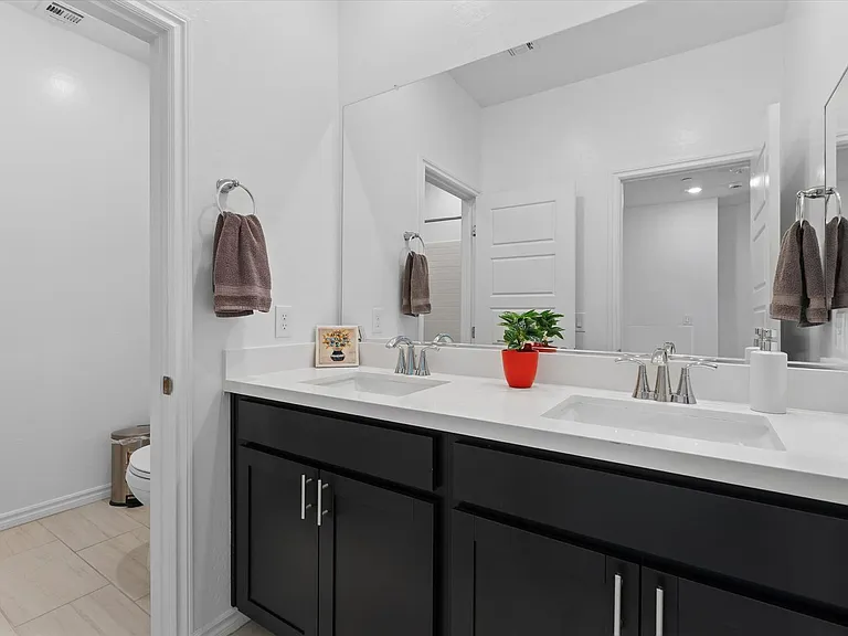 237 Callen Falls Ave #2011 — Photo 26