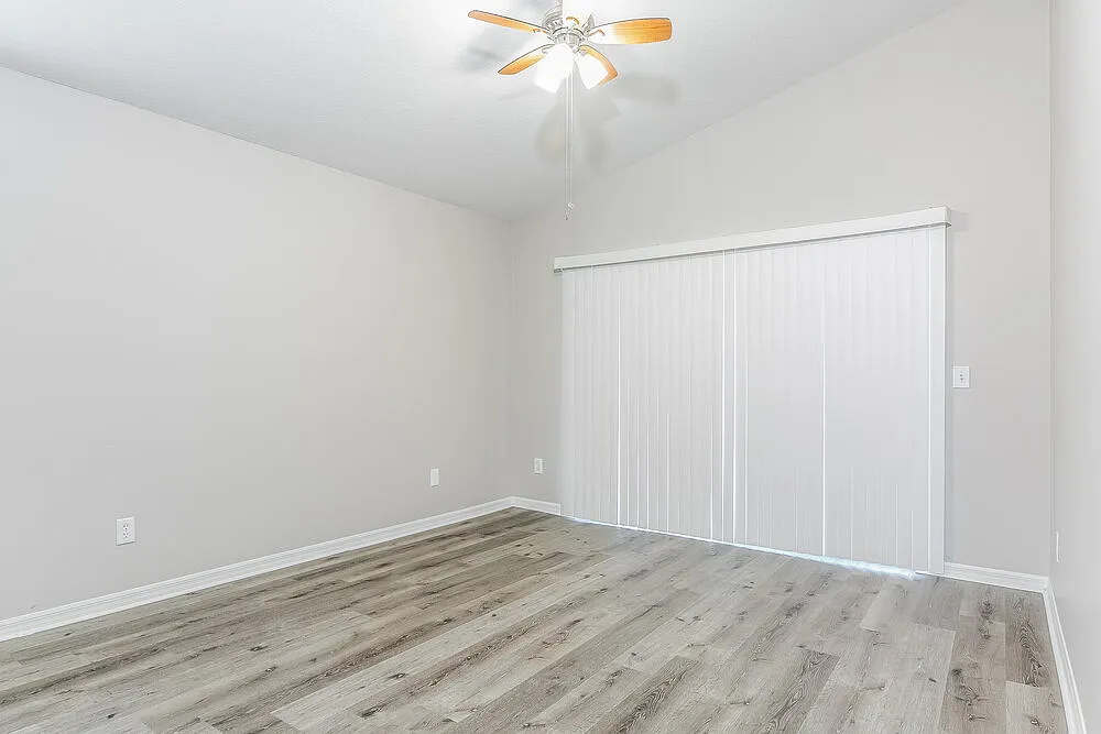 3 bed, 2.0 bath, 1694 sqft, $2,120 — Photo 3