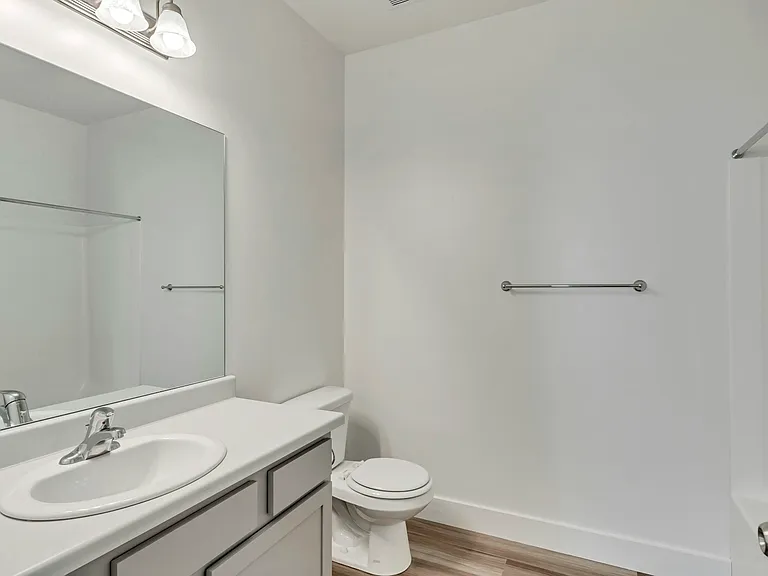 719 N 380 W — Photo 19