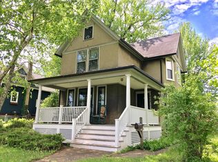 452 Lake Ave, Woodstock, IL 60098