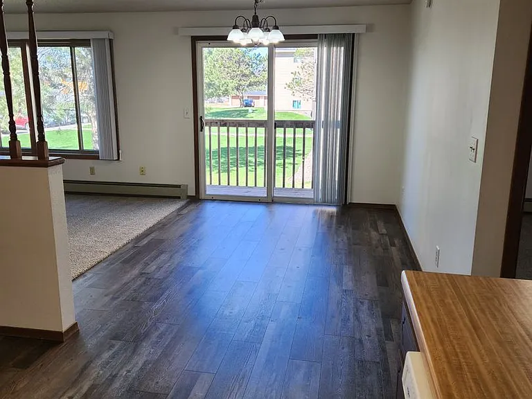 Pebble Creek Apartments — Photo 10