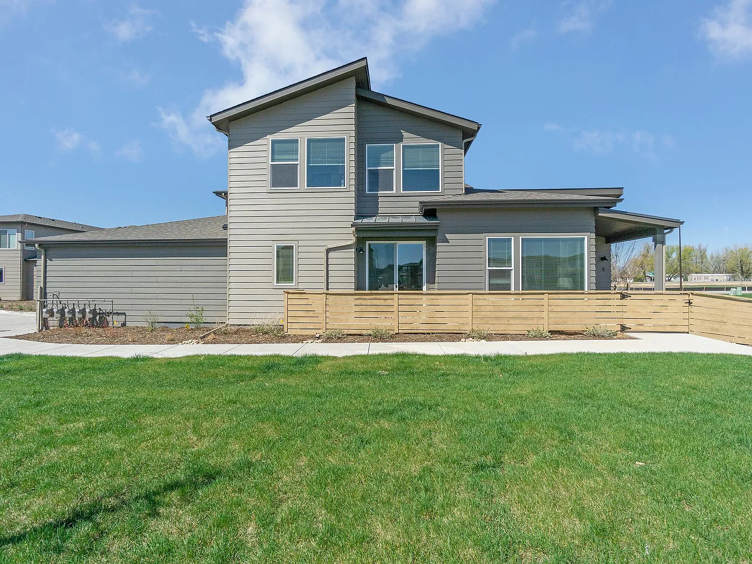 3 bed, 2.5 bath, 1611 sqft, $2,900 — Photo 1
