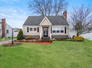 36 Lakewood Avenue, Ronkonkoma, NY 11779