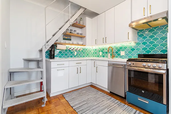 Sold by Compass | media 3