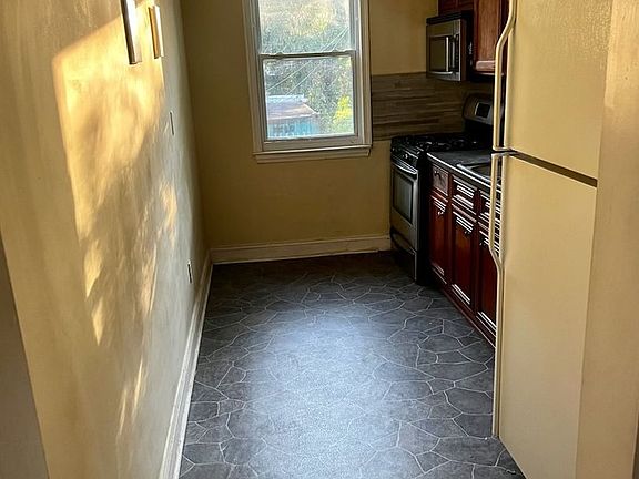 3rd image of 5720 Simmonds Ave APT 2