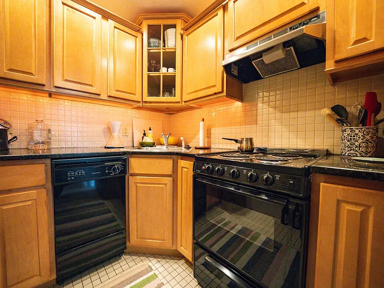 82 Commonwealth Ave #8 — Photo 4