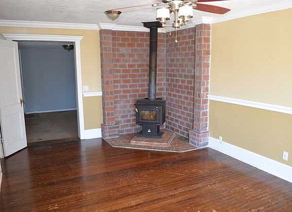 2nd image of 819 Poplar Ave