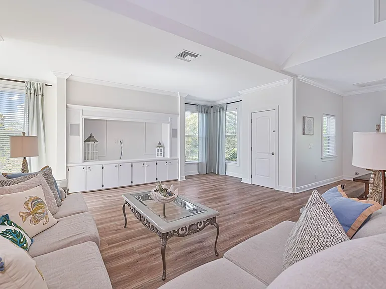 6941 Hunters Rd — Photo 24