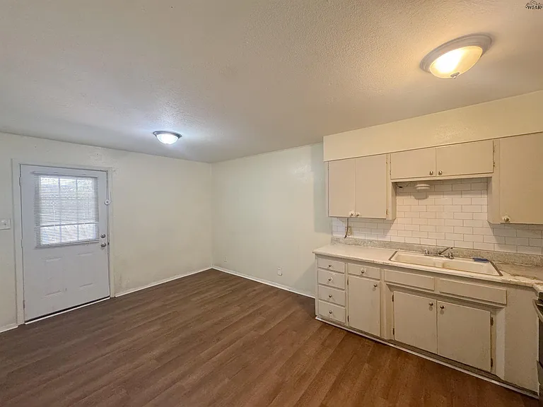 2316 Buchanan St — Photo 6