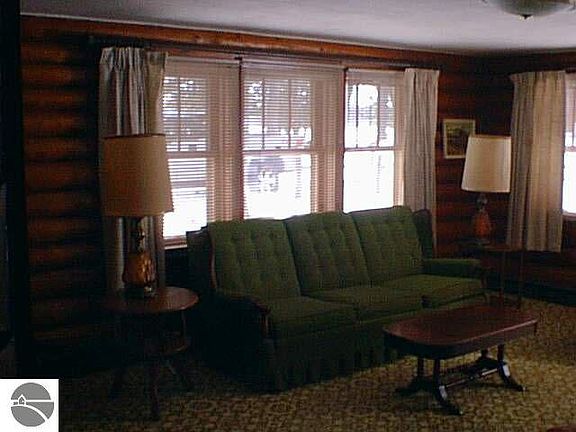 5th image of 2327 N Wildwood Dr