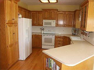 4th image of 403 Castle Pine Dr