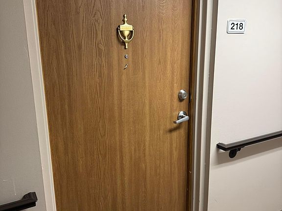 4th image of 5885 Beechcroft Rd APT 218