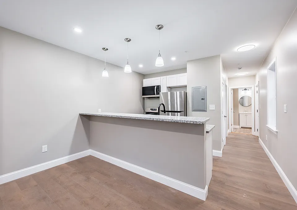 25 Buckley St #1L