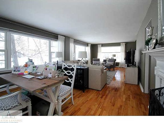 5th image of 303 E Chesterfield Pkwy
