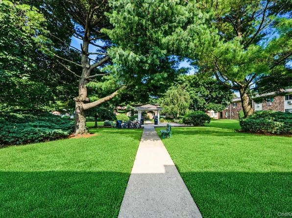 2449F Union Boulevard #9B, Islip, NY 11751