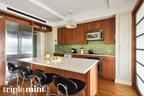 Sold by Triplemint | media 13