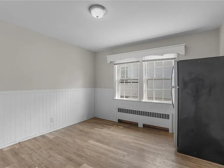 196 Wardlaw Ave — Photo 6