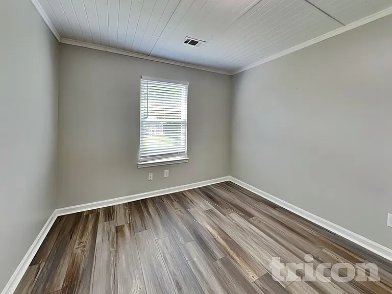 605 Tramore Ct — Photo 11