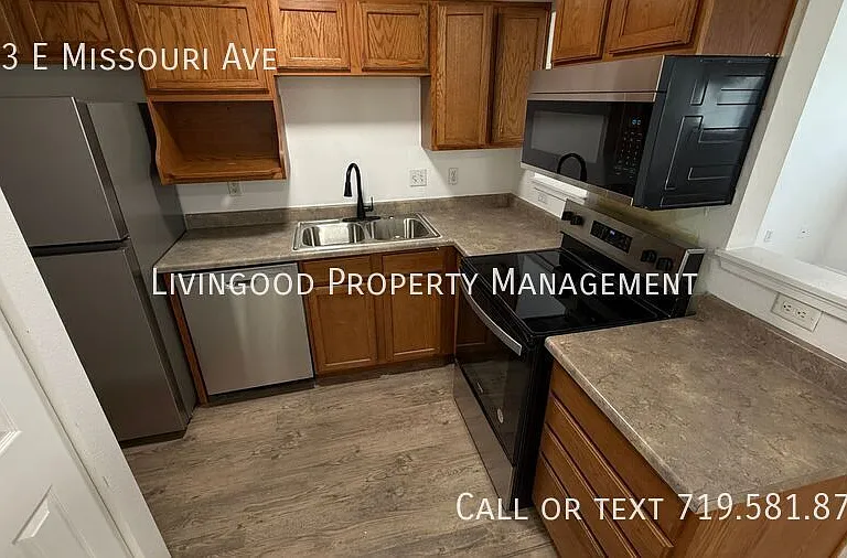 323 E Missouri Ave — Photo 2