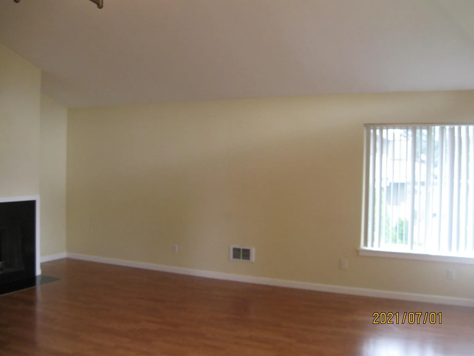 2 bed, 1060 sqft, $2,750 — Photo 2