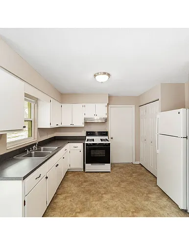15653 NE 8th Pl Photo 1
