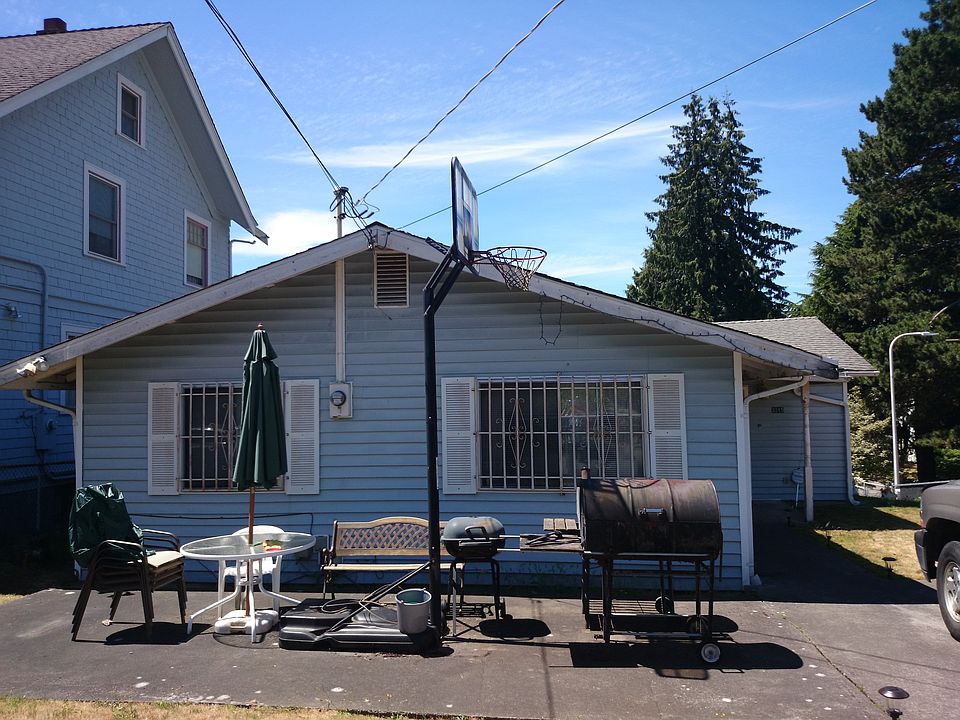 2nd image of 3215 E James St