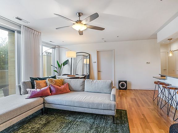 2nd image of 1740 Oak Ave Unit 303