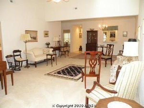 3rd image of 9220 Glascow Dr