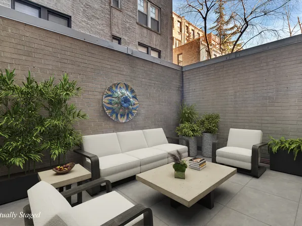 135 West 70th Street image 3 of 25