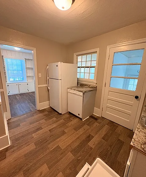 84 Madison Ln N — Photo 8