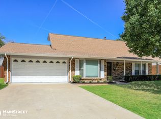 2505 Fairbrook St, Irving, TX 75062