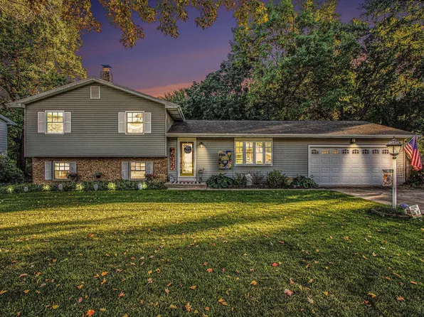16672 Valley Forge Ln, Granger, IN 46530