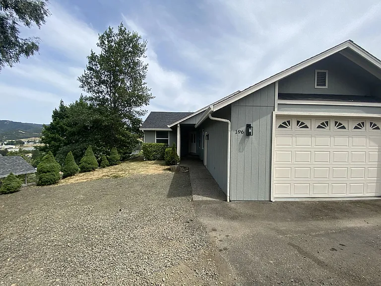 196 Jamie Loop — Photo 2