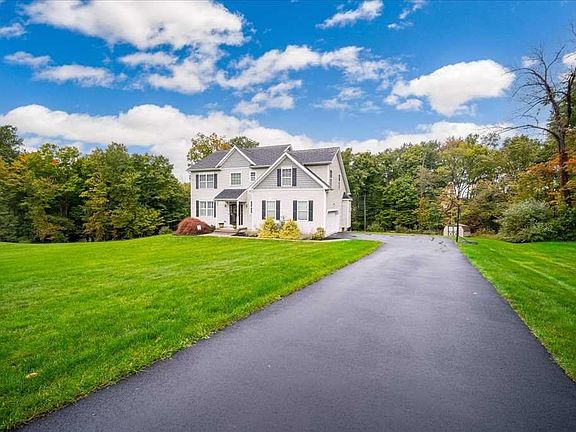 3rd image of 6 Allyson Ct