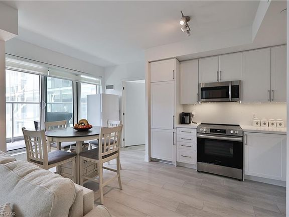4th image of 2450 Old Bronte Rd #716