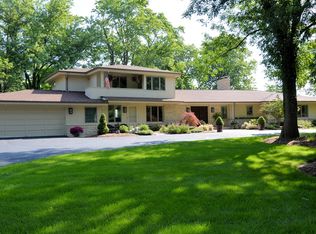 11300 N Lake View Pl, Mequon, WI 53092