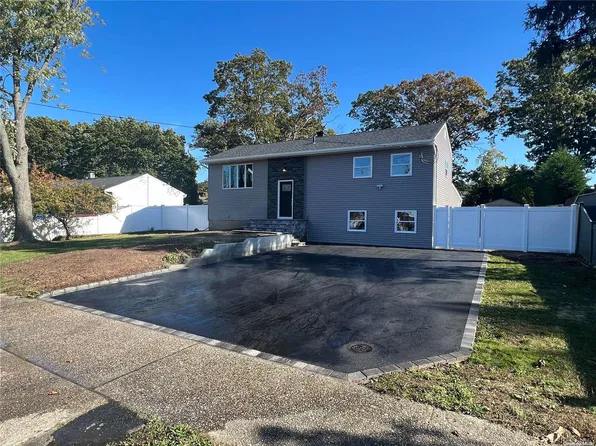 545 Connetquot Avenue, Islip Terrace, NY 11752