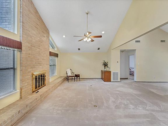 4th image of 12211 Lieder Dr