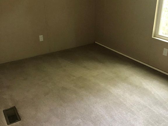 3rd image of 107 Karly Ln