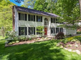 550 Lake Of The Woods Blvd, Akron, OH