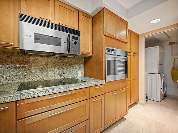 5th image of 2901 S Bayshore Dr APT 6A