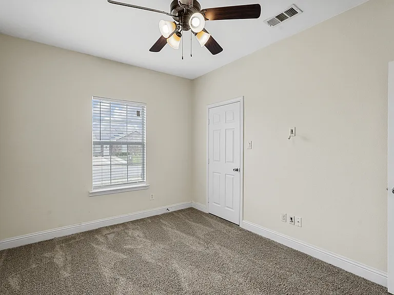 2103 Oliver St — Photo 15