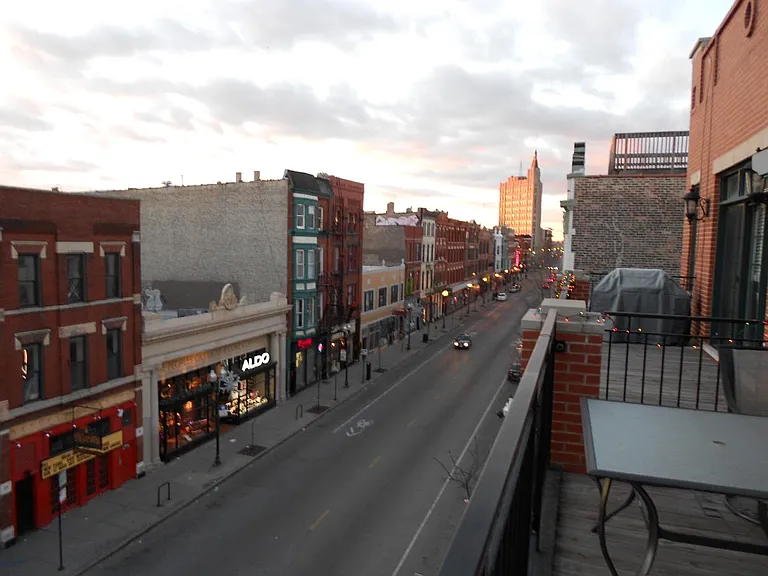 1513 N Milwaukee Ave — Photo 16