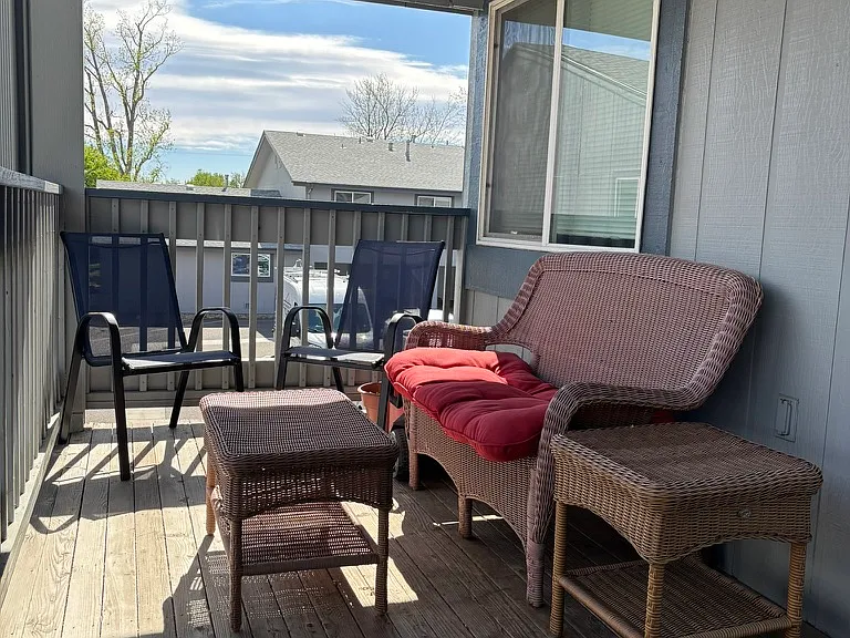 Large porch/balcony
