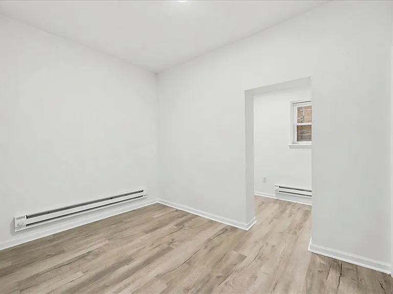 2561 N Patton St — Photo 15