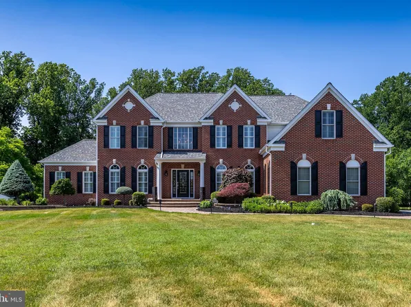 15 Valley Ln, Mullica Hill, NJ 08062