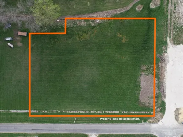 415 N 5th St, La Belle, MO 63447