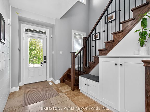 5th image of 15 Lowry Ct
