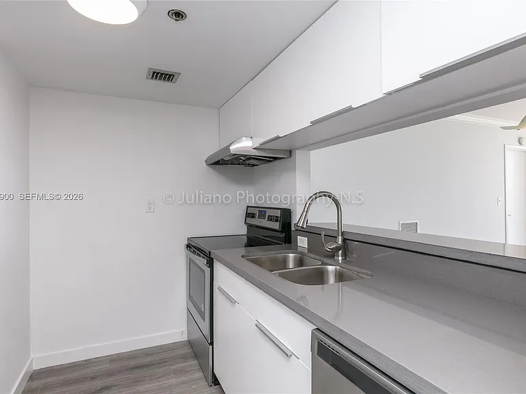 7601 E Treasure Dr #1509 — Photo 9
