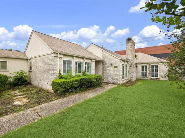 2915 Country Club Blvd, Sugar Land, TX 77478